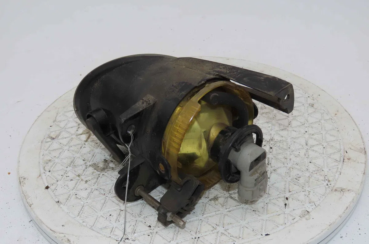 Phare antibrouillard avant droit VOLKSWAGEN PASSAT V occasion