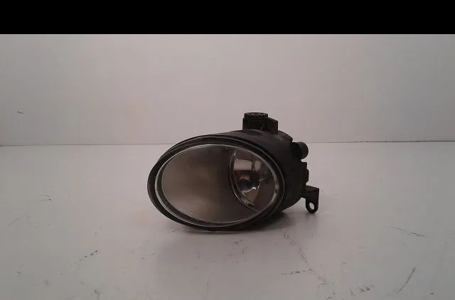 Phare antibrouillard avant droit Volkswagen PHAETON (3D1, 3D2, 3D3, 3D4, 3D6, 3D7, 3D8, 3D9) 3.0 v6 tdi 4motion (2004-20