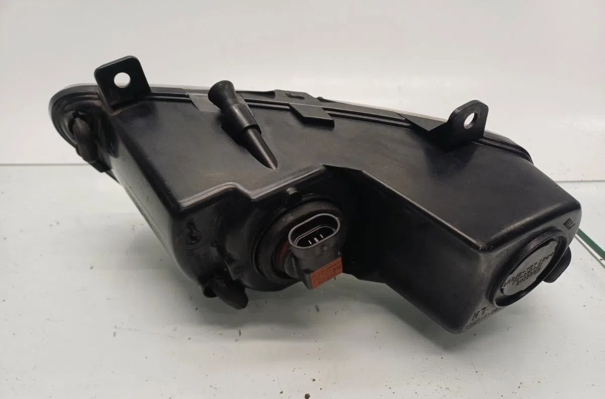 Phare antibrouillard avant droit VOLKSWAGEN POLO 5 PHASE 1 occasion