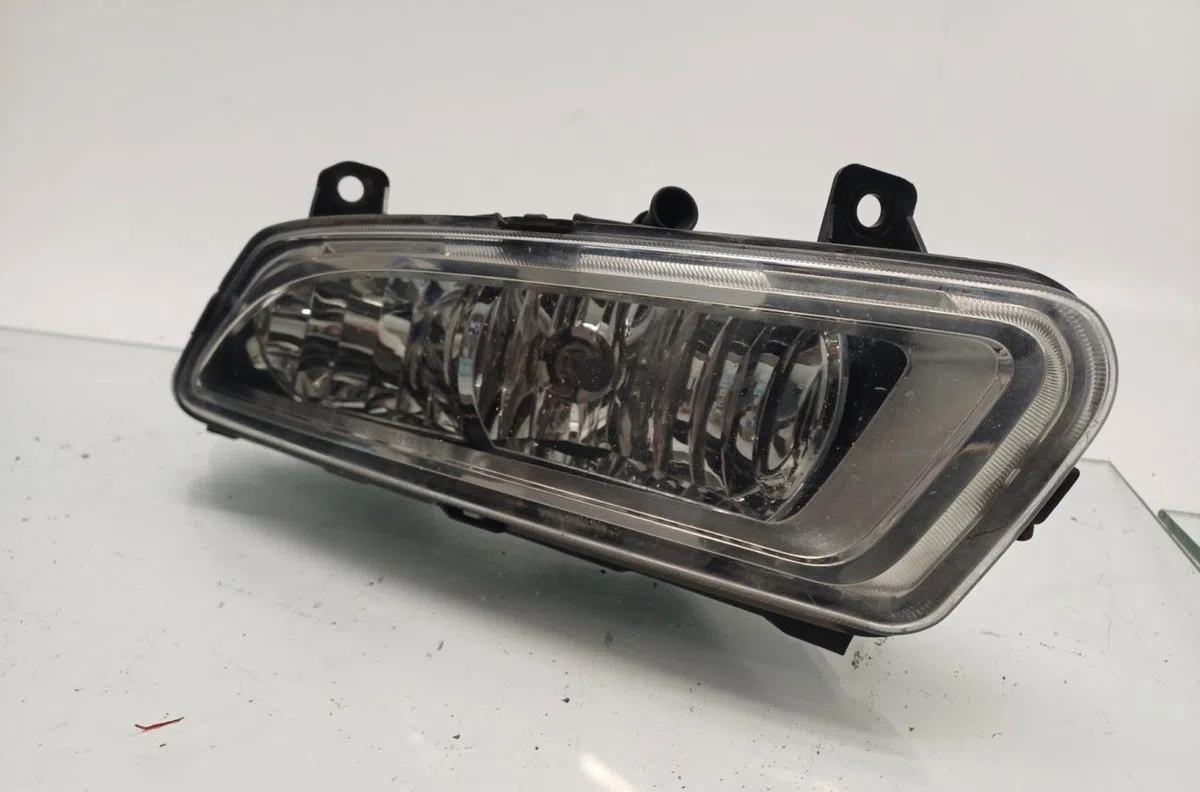 Phare antibrouillard avant droit VOLKSWAGEN POLO 5 PHASE 1 occasion