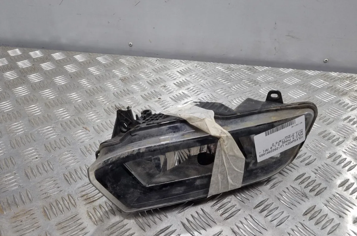 Phare antibrouillard avant droit VOLKSWAGEN POLO 5 PHASE 2 occasion