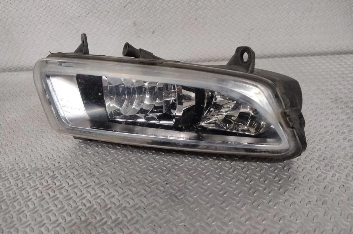 Phare antibrouillard avant droit VOLKSWAGEN POLO 5 POLO 5 PHASE 1 occasion