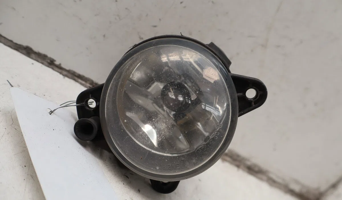 Phare antibrouillard avant droit Volkswagen POLO (9N_, 9A_) 1.4 tdi (2001-2005) 3 portes occasion