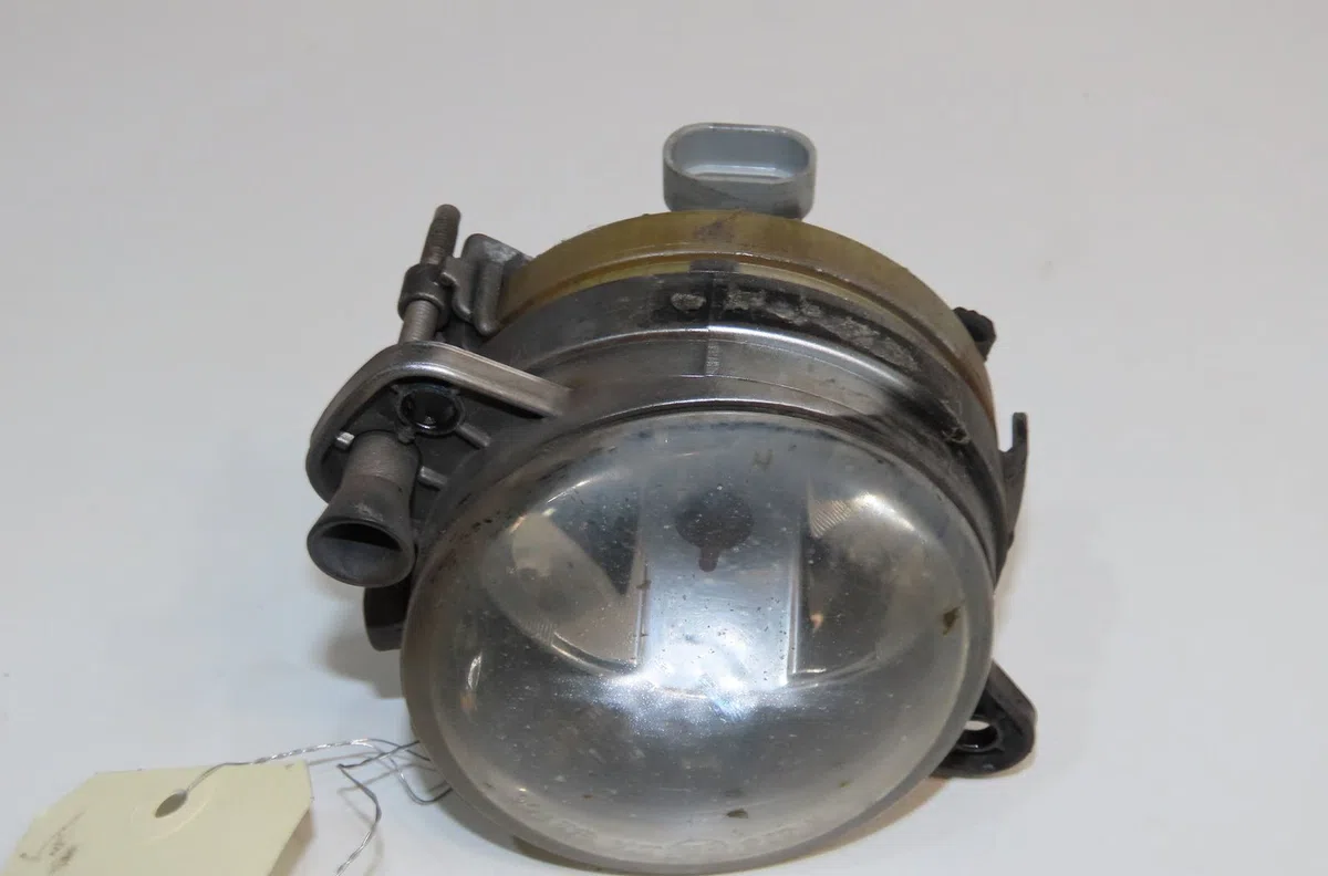 Phare antibrouillard avant droit Volkswagen POLO (9N_, 9A_) 1.4 tdi (2001-2005) 5 portes occasion