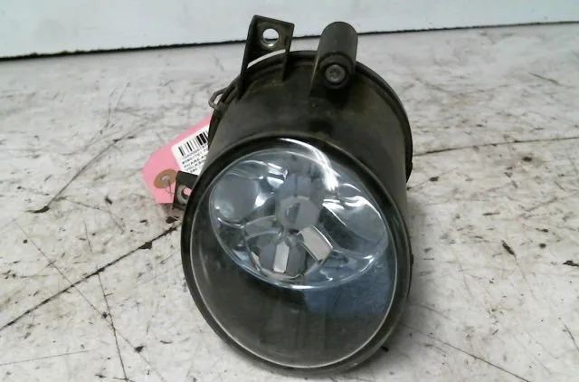 Phare antibrouillard avant droit VOLKSWAGEN POLO occasion
