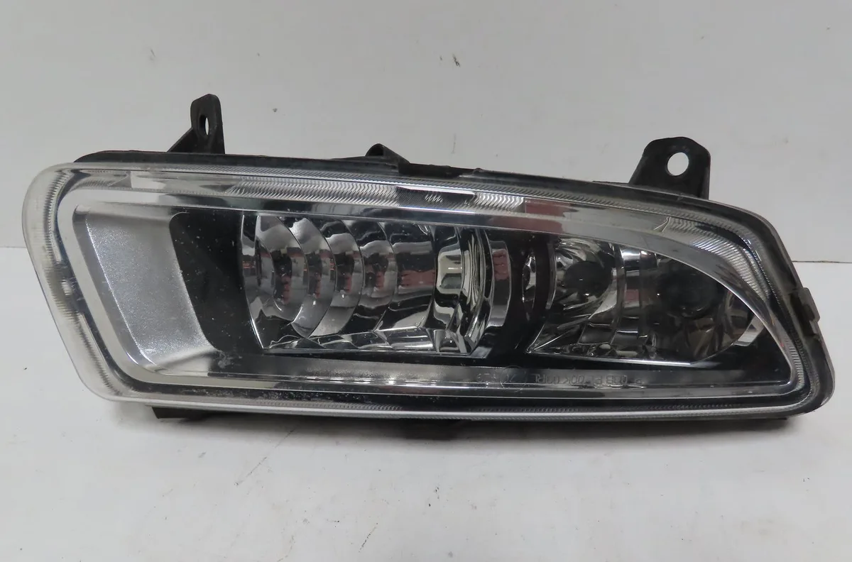 Phare antibrouillard avant droit Volkswagen POLO V (6R1, 6C1) 1.2 (2009) occasion