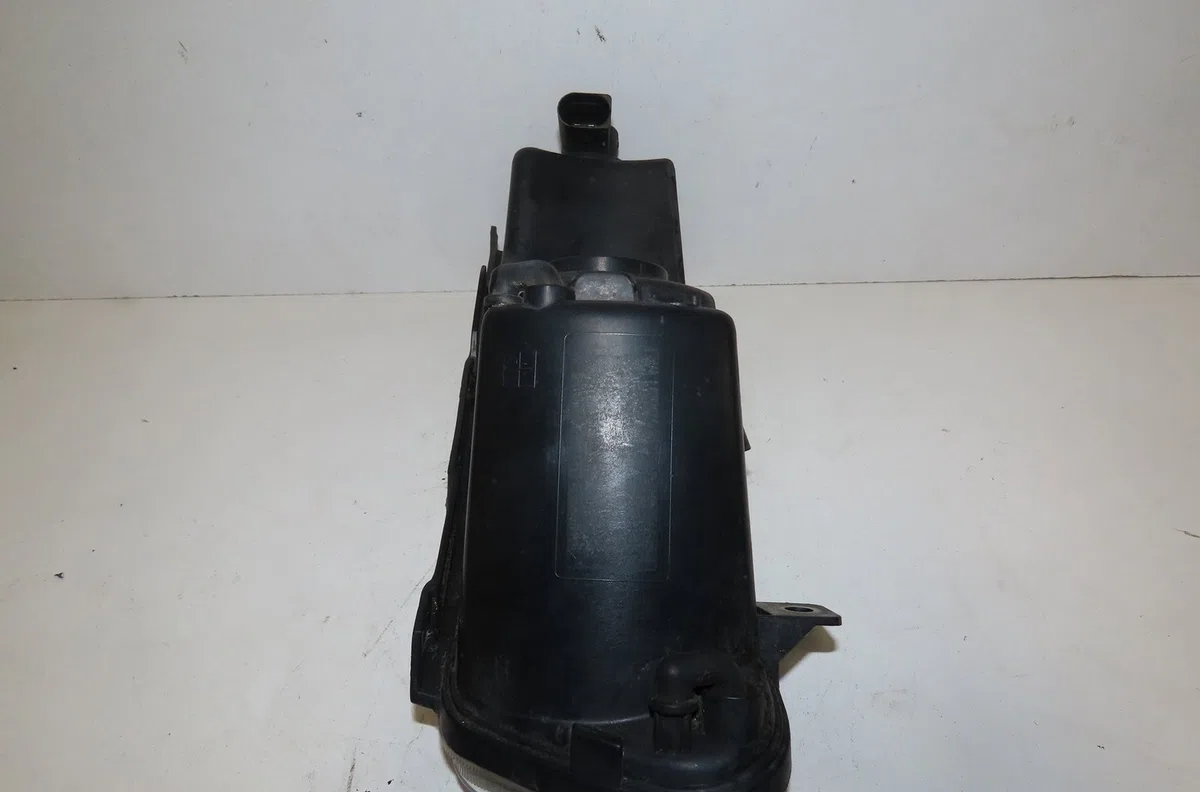 Phare antibrouillard avant droit Volkswagen POLO V (6R1, 6C1) 1.2 (2009) occasion