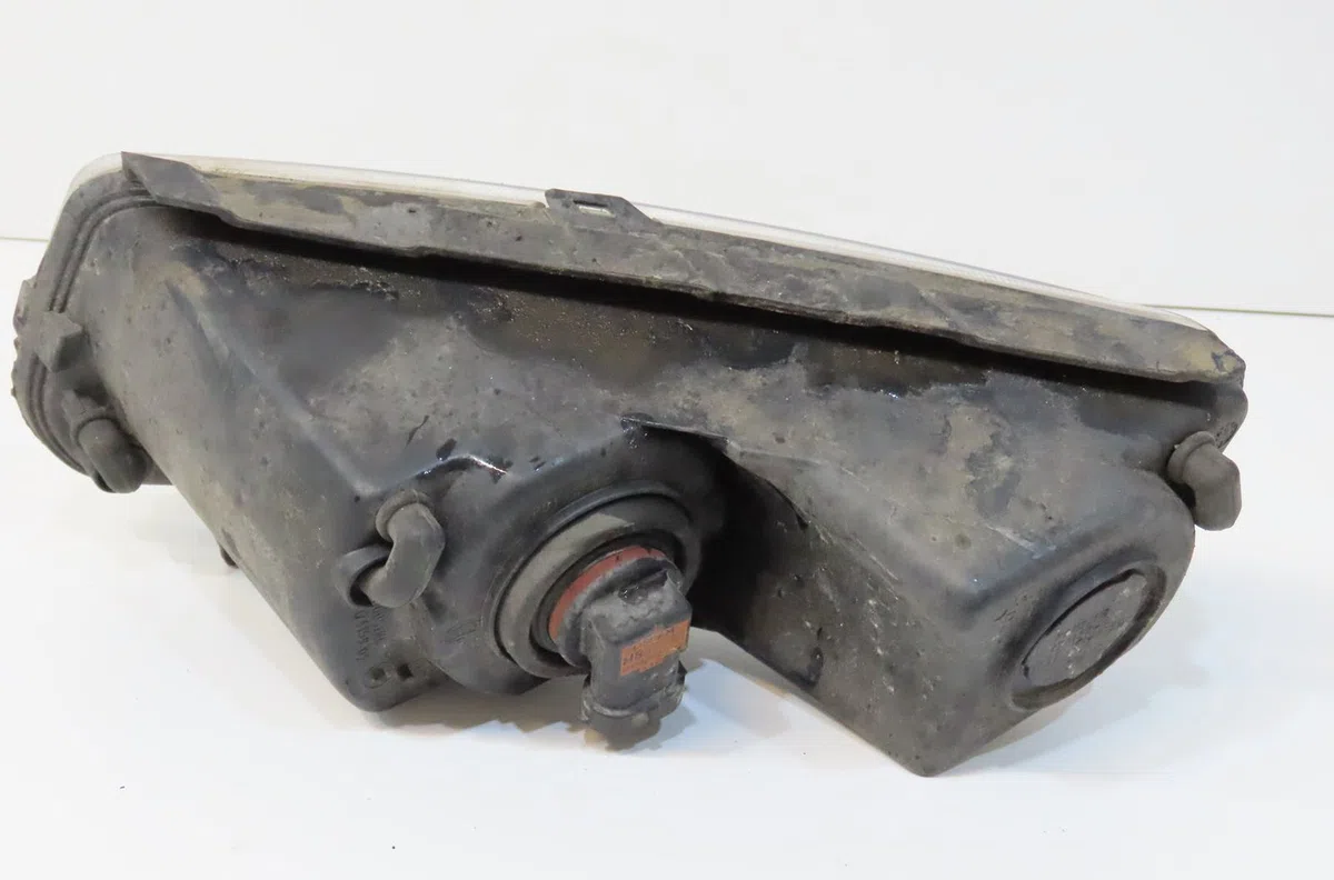 Phare antibrouillard avant droit Volkswagen POLO V (6R1, 6C1) 1.2 tdi (2009) 5 portes occasion