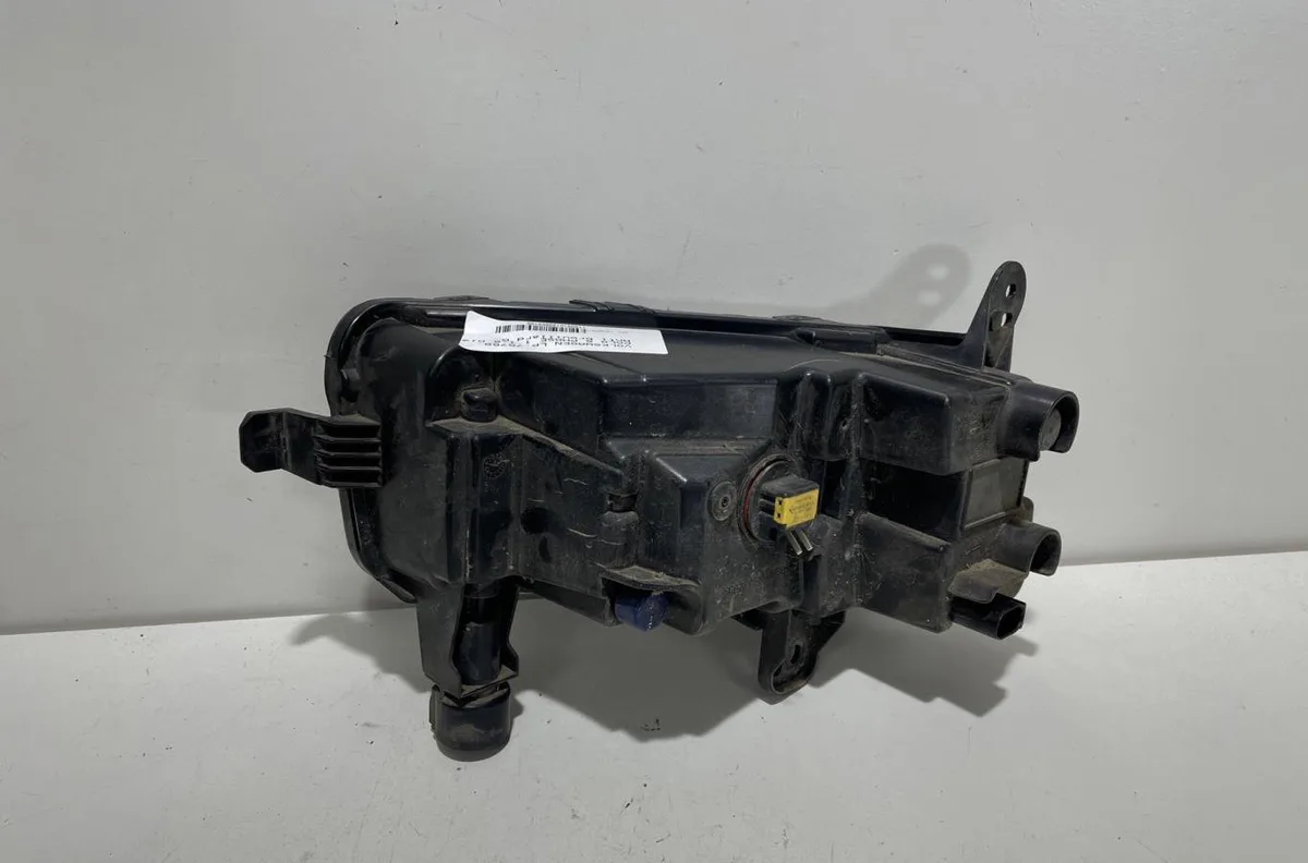Phare antibrouillard avant droit Volkswagen POLO VI (AW1, BZ1, AE1) 1.6 tdi (2017-2019) occasion
