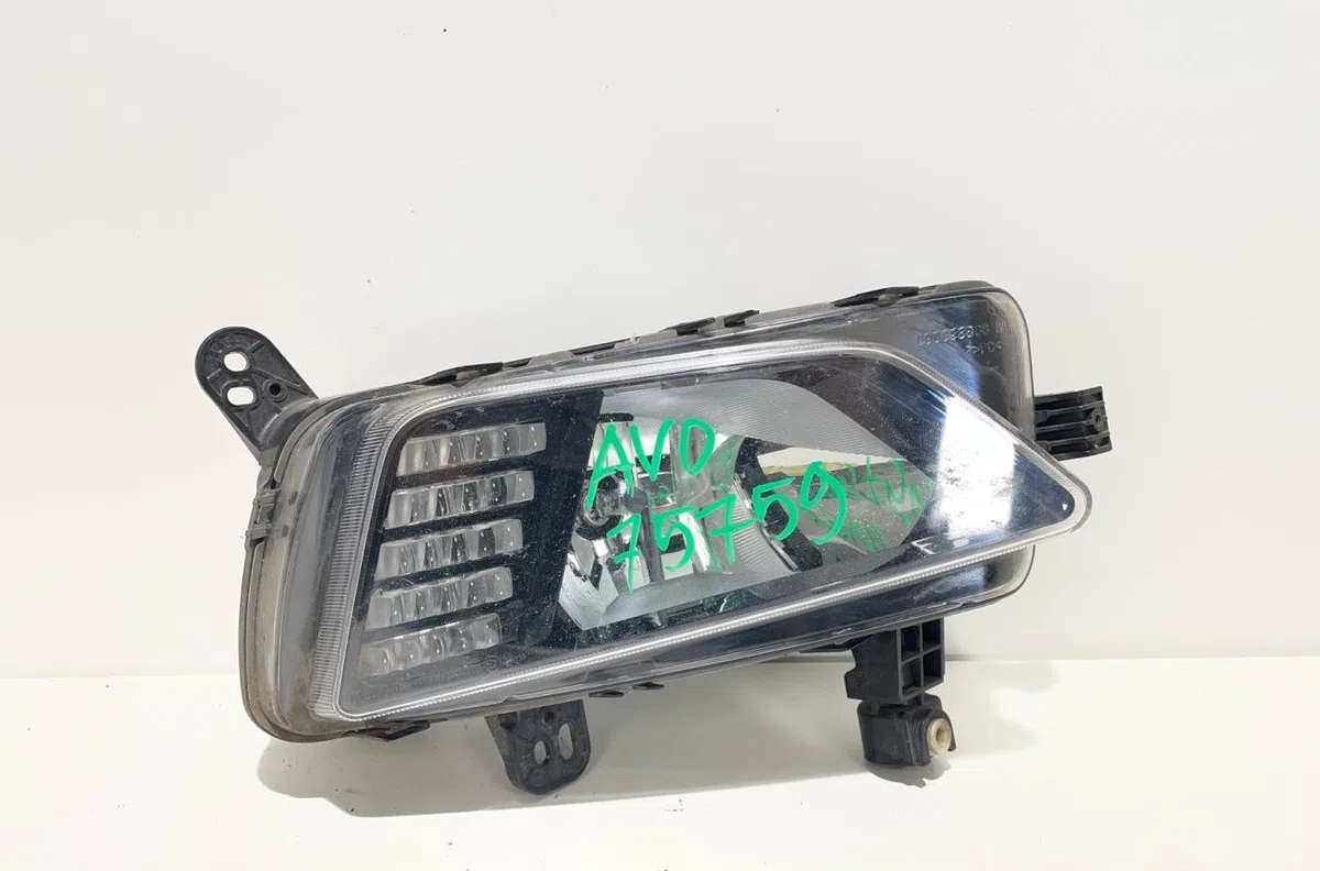 Phare antibrouillard avant droit Volkswagen POLO VI (AW1, BZ1, AE1) 1.6 tdi (2017-2019) occasion