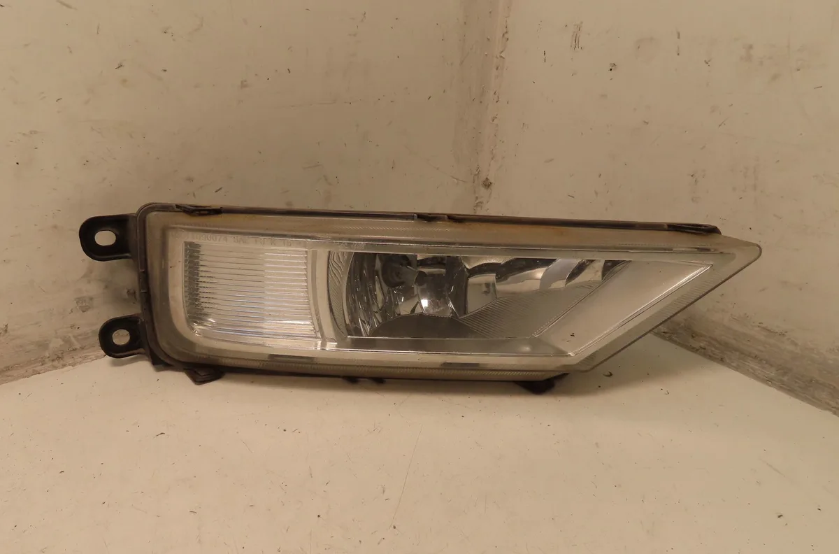Phare antibrouillard avant droit Volkswagen TIGUAN (AD1, AX1) 2.0 tdi (2016) occasion
