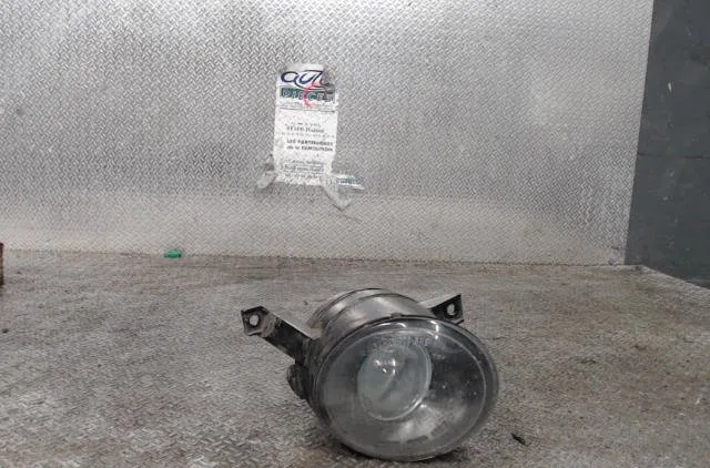 Phare antibrouillard avant droit VOLKSWAGEN TOURAN 1  TOURAN 1 PHASE 1 occasion