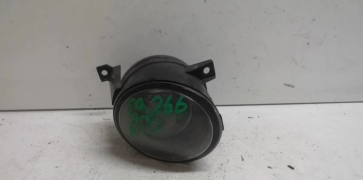 Phare antibrouillard avant droit Volkswagen TOURAN (1T1, 1T2) 2.0 tdi (2003-2010) 5 portes occasion
