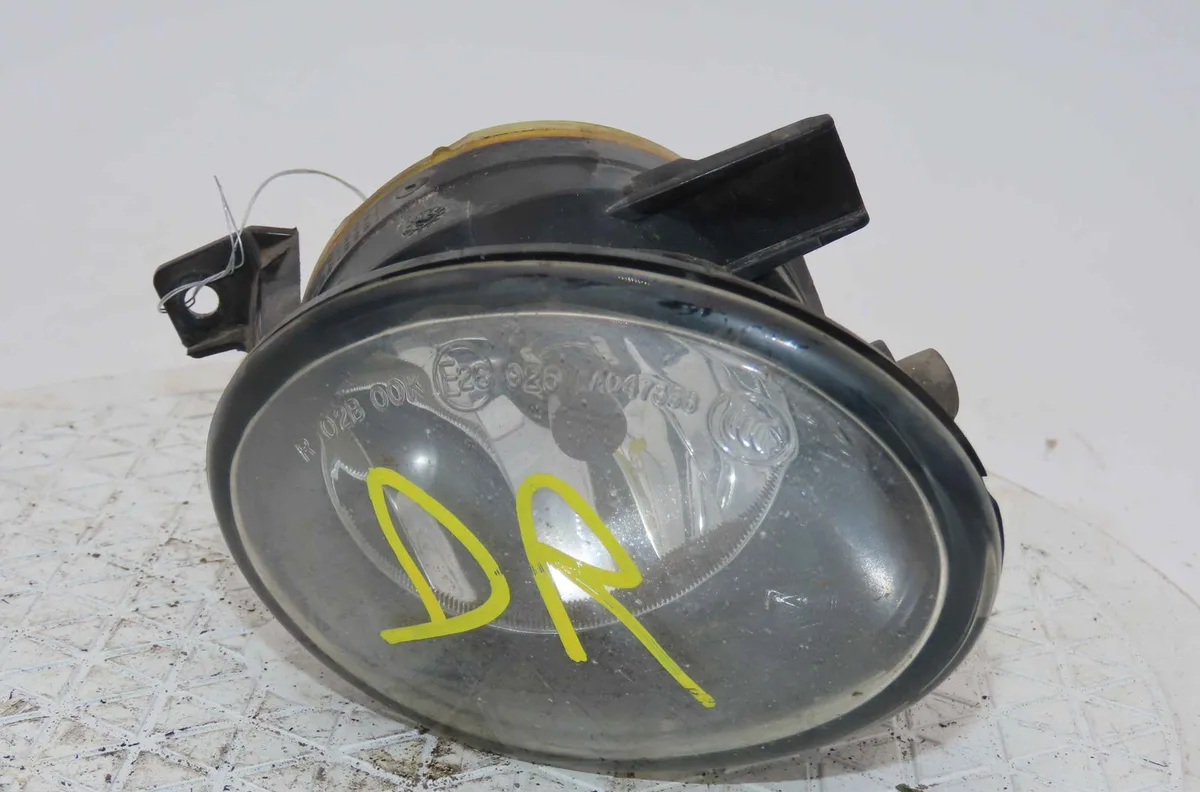 Phare antibrouillard avant droit VOLKSWAGEN TOURAN II occasion