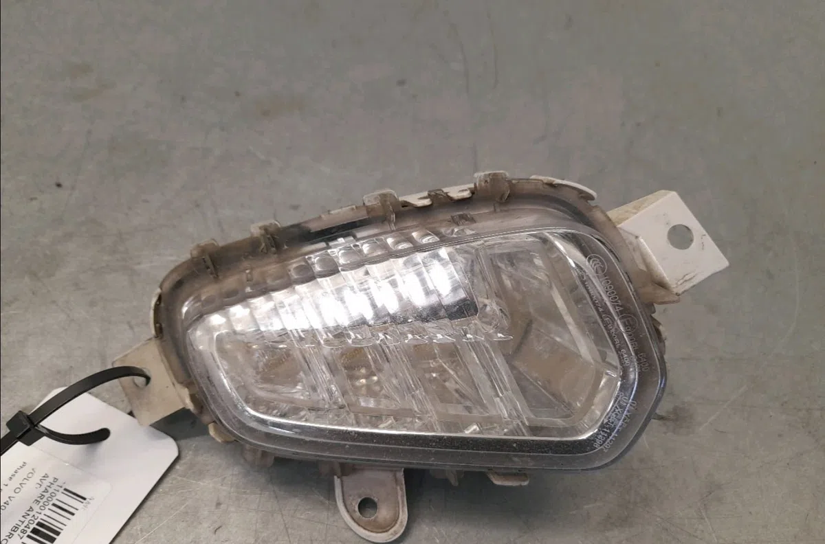 Phare antibrouillard avant droit Volvo V40 Cross Country (526) T3 (2015-2019) occasion