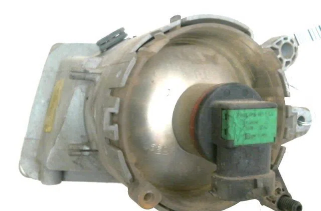 Phare antibrouillard avant droit VOLVO V50 occasion