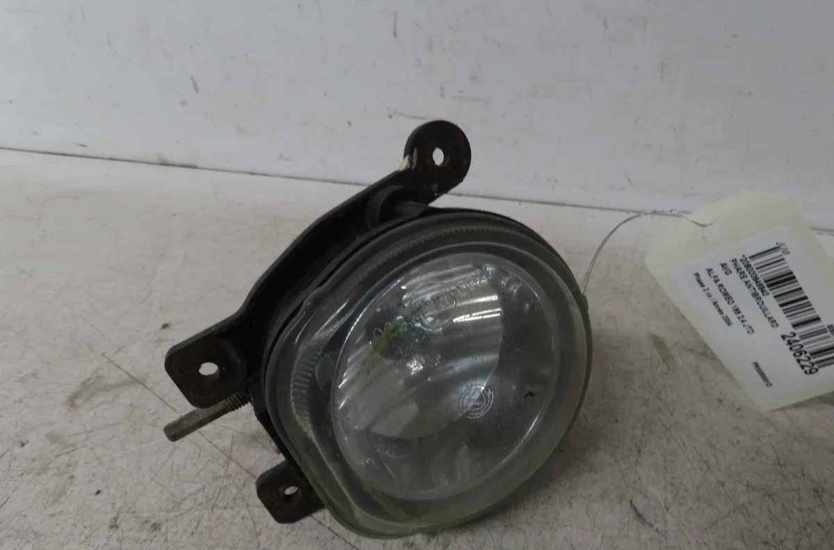 Phare antibrouillard avant gauche ALFA ROMEO 166 occasion