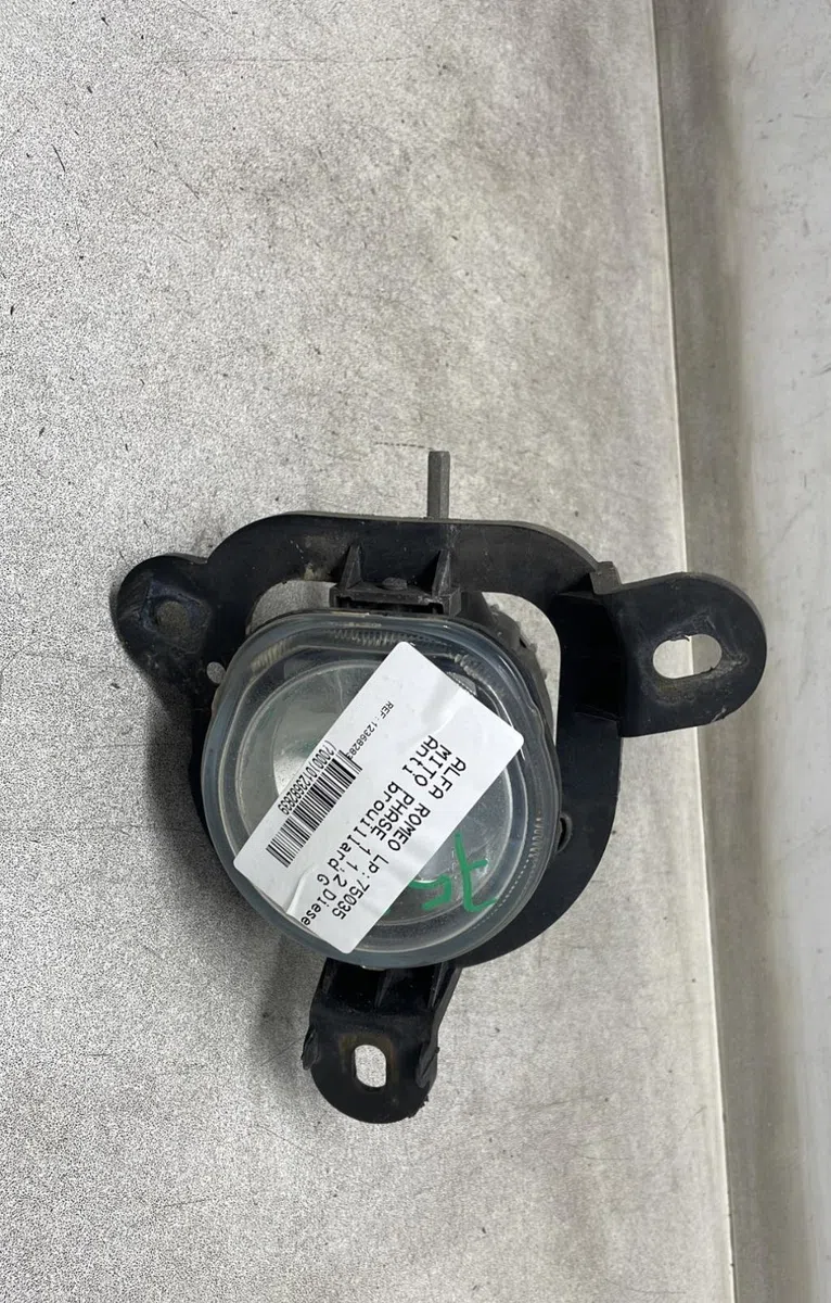 Phare antibrouillard avant gauche Alfa romeo MITO (955_) 1.3 multijet (955axp1a, 955ayc1a) (2009-2018) 3 portes occasion
