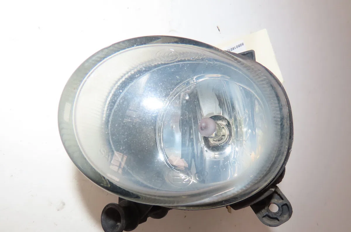 Phare antibrouillard avant gauche Audi A1 Sportback (8XA, 8XF) 1.6 tdi (2011-2015) occasion