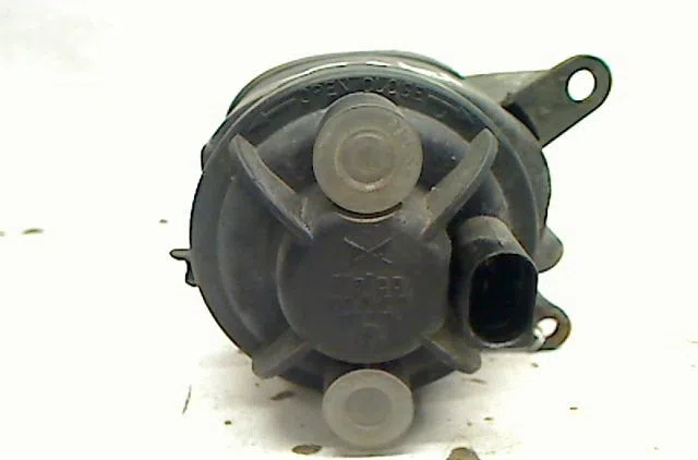 Phare antibrouillard avant gauche Audi A3 (8L1) 1.9 tdi (1996-2001) occasion