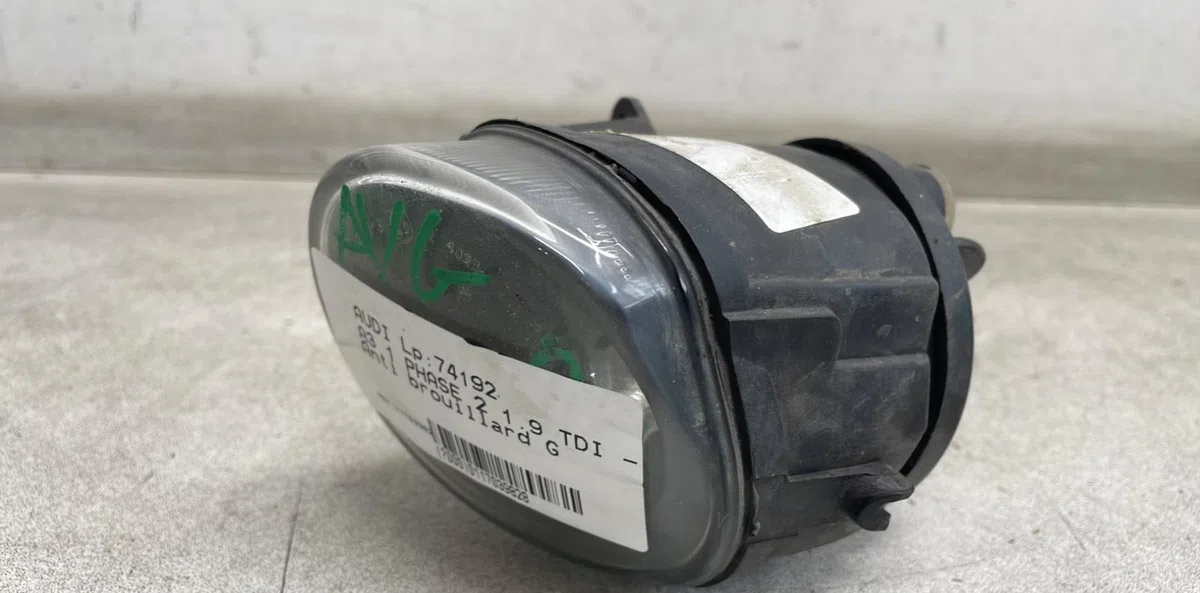 Phare antibrouillard avant gauche Audi A3 (8L1) 1.9 tdi (1996-2001) occasion