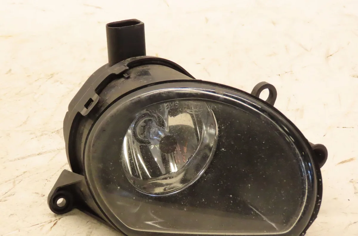 Phare antibrouillard avant gauche Audi A3 (8P1) 1.9 tdi (2003-2010) 3 portes occasion