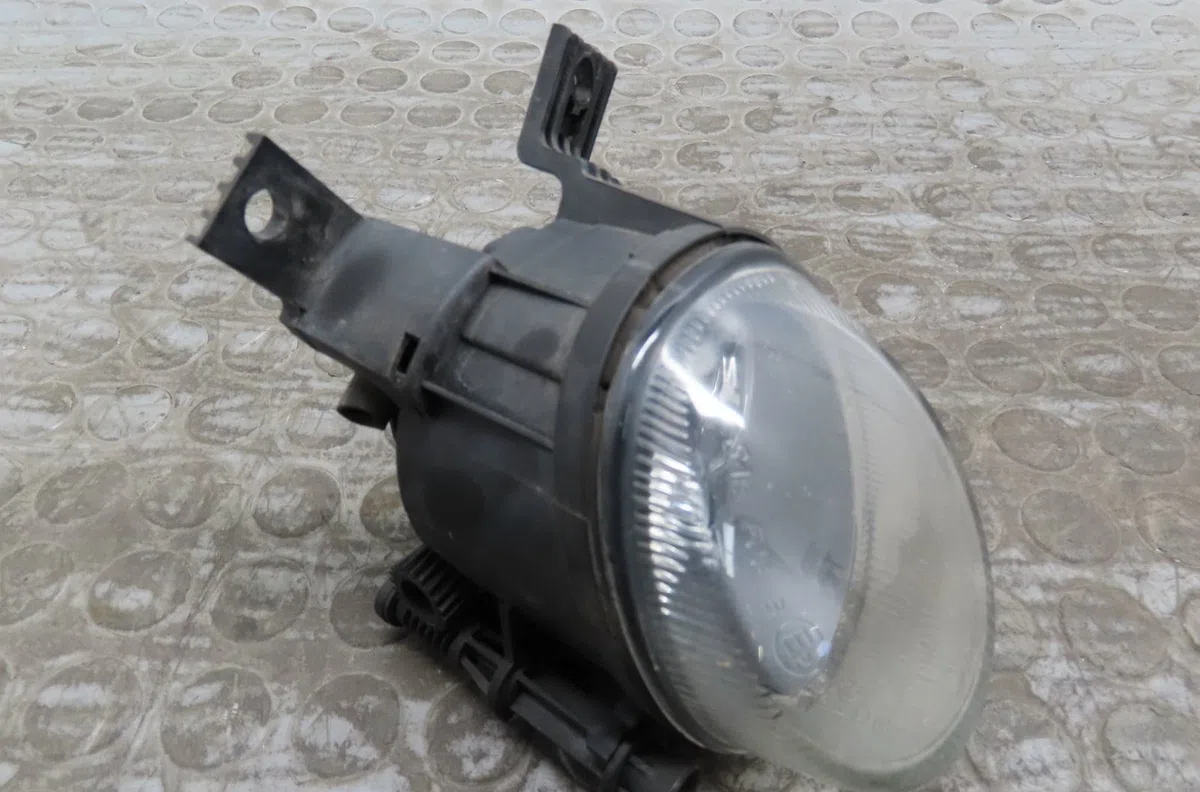Phare antibrouillard avant gauche Audi A4 B7 (8EC) 2.0 tdi 16v (2004-2008) 4 portes occasion