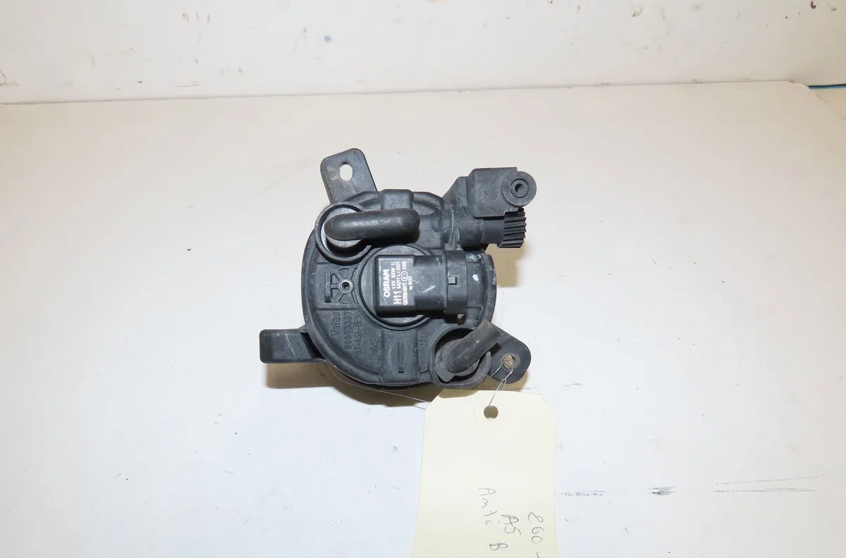 Phare antibrouillard avant gauche Audi A5 (8T3) 2.7 tdi (2007-2012) occasion