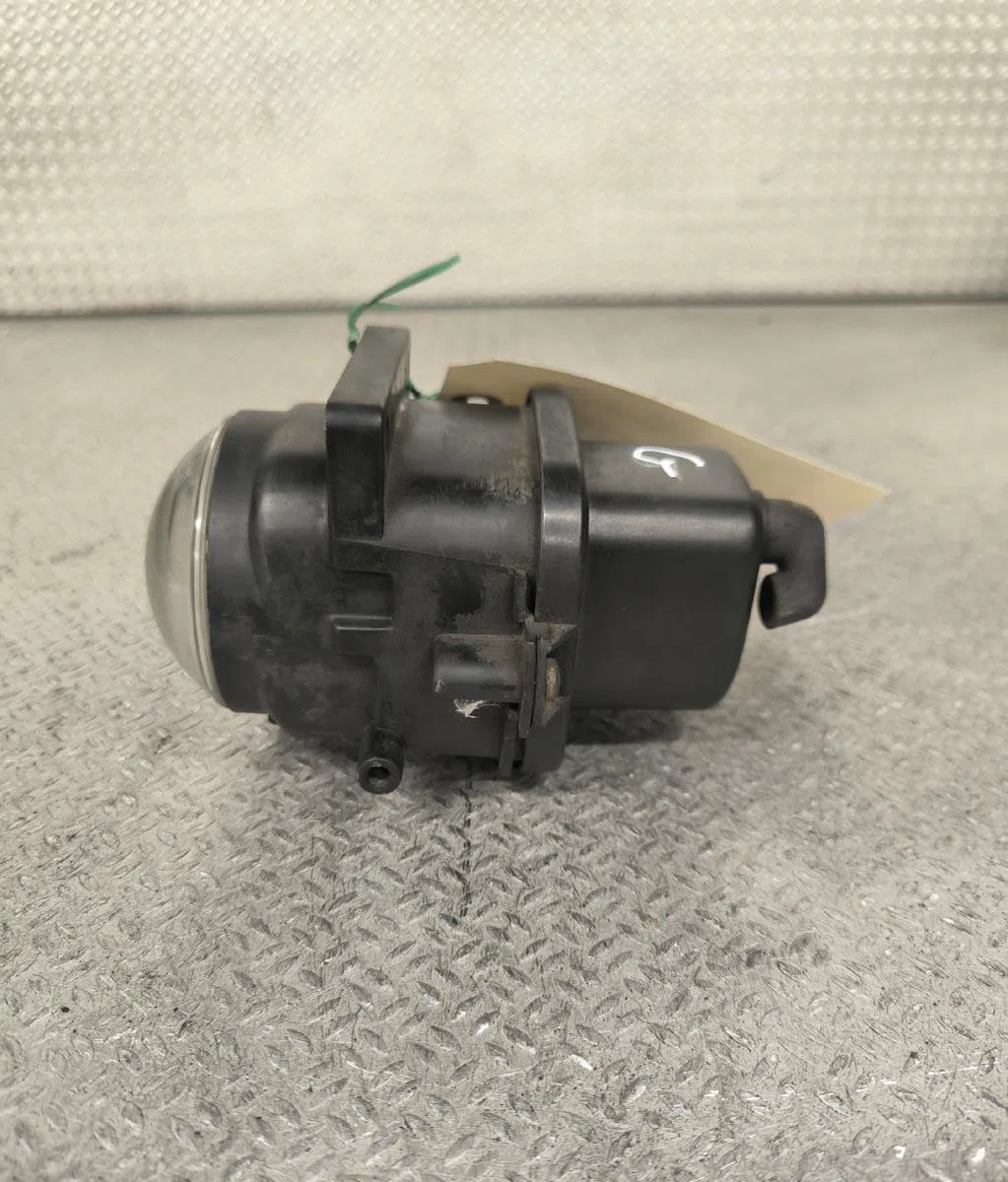 Phare antibrouillard avant gauche Audi A6 C5 Avant (4B5) 2.5 tdi quattro (2000-2005) occasion