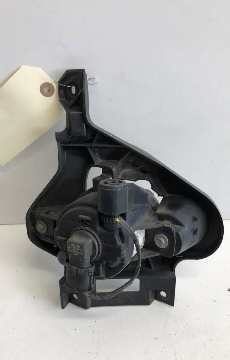 Phare antibrouillard avant gauche Bmw 1 (E87) 120 d (2004-2011) occasion