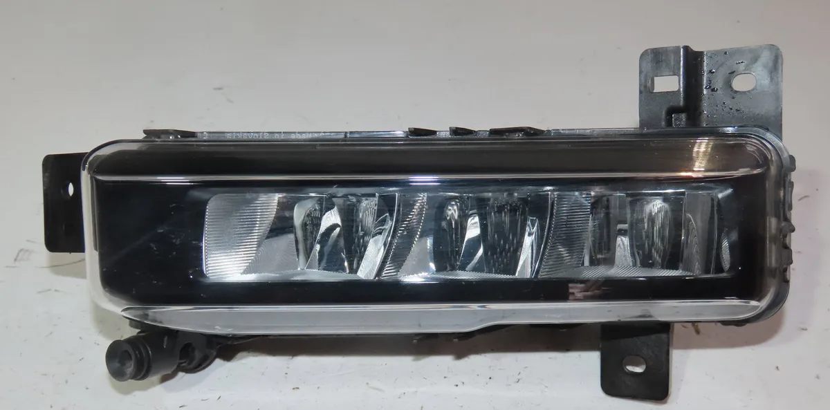 Phare antibrouillard avant gauche Bmw 1 (F40) 116 d (2019) occasion
