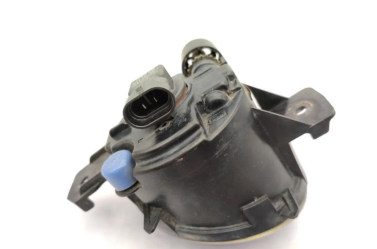 Phare antibrouillard avant gauche BMW SERIE 1 E87 PHASE 1 occasion