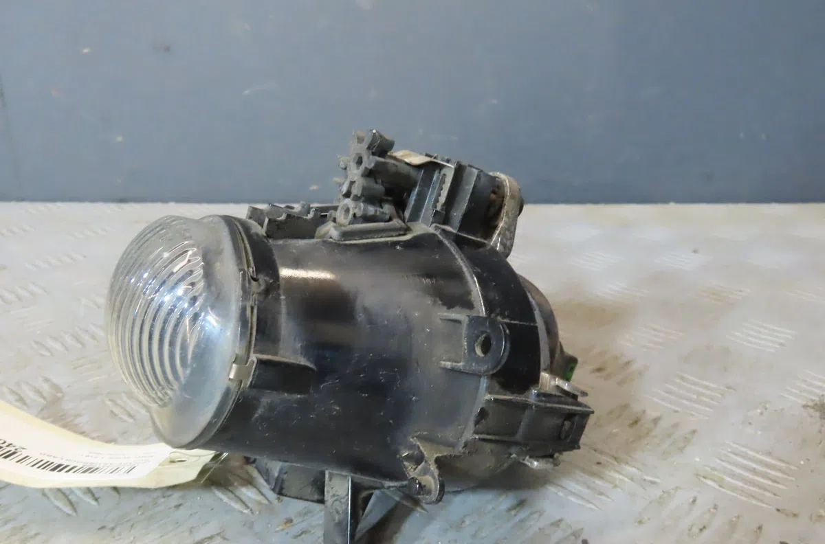 Phare antibrouillard avant gauche BMW SERIE 3 2004 occasion