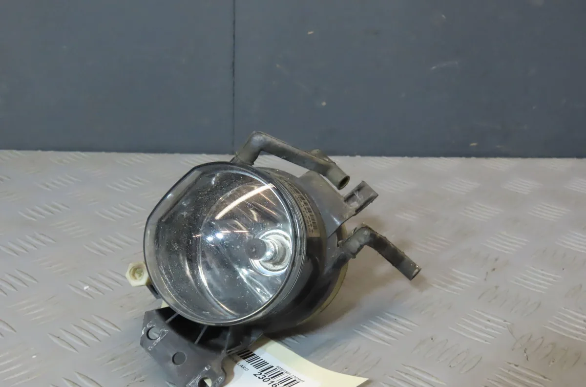Phare antibrouillard avant gauche BMW SERIE 3 2010 occasion