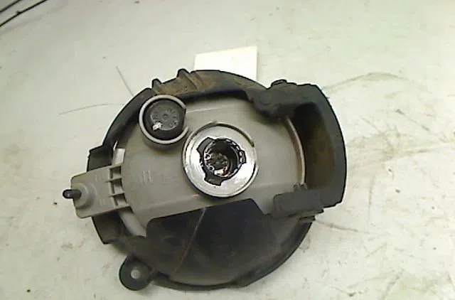 Phare antibrouillard avant gauche Chevrolet CAPTIVA (C100, C140) 2.0 d 4wd (2006-2009) occasion
