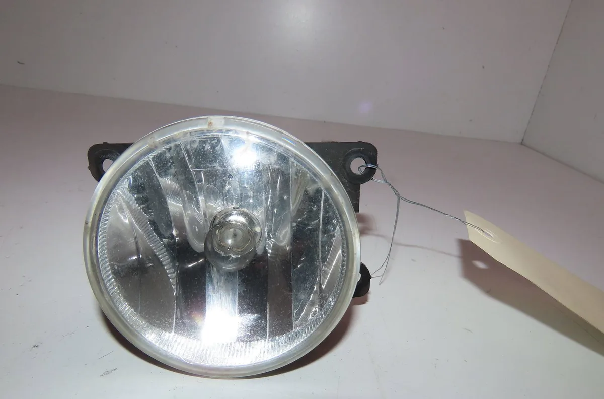 Phare antibrouillard avant gauche Citroën C3 II (SC_) 1.4 hdi 70 (sc8hzc, sc8hr0, sc8hp4) (2009) 5 portes occasion