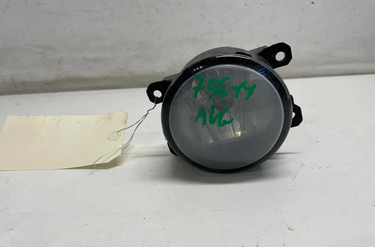 Phare antibrouillard avant gauche Citroen C4 II (NC_) 1.6 hdi 90 (2009) 5 portes occasion