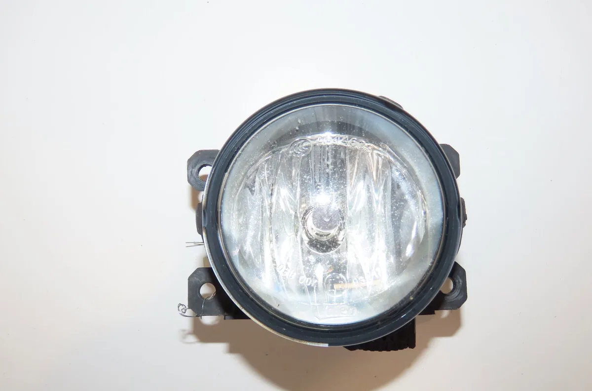 Phare antibrouillard avant gauche Citroen C4 PICASSO II 2.0 bluehdi 150 (2013) occasion