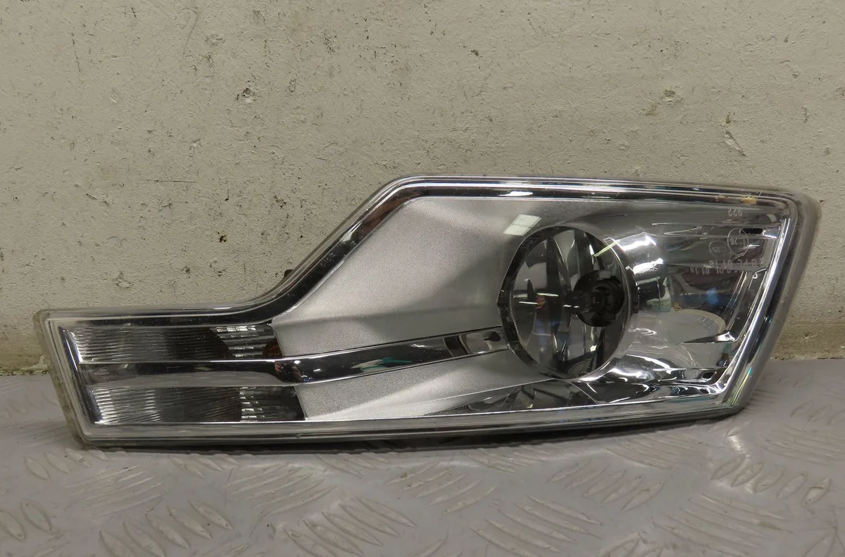 Phare antibrouillard avant gauche Citroen C5 III Break (RW_) 2.0 hdi 140 (2009) 5 portes occasion