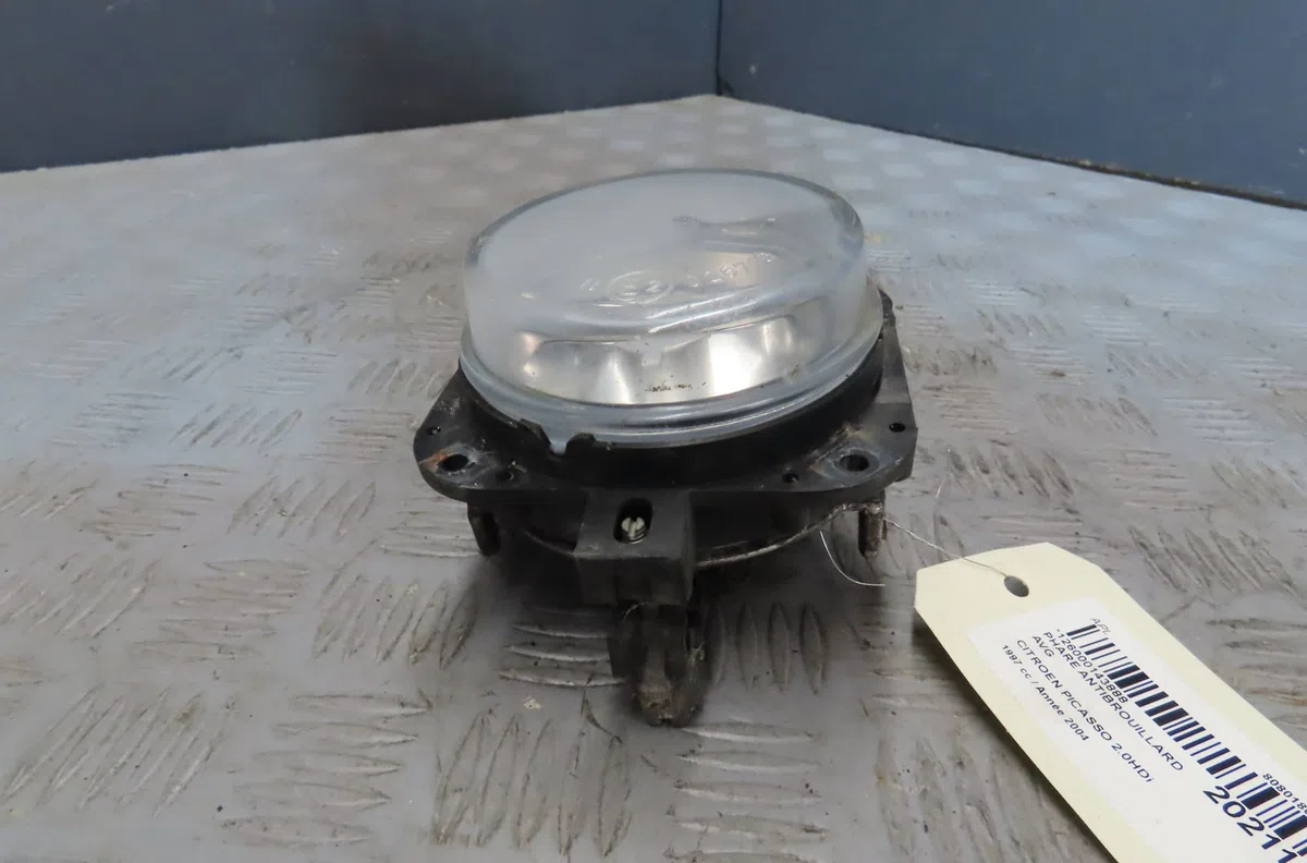 Phare antibrouillard avant gauche CITROEN PICASSO 2004 occasion
