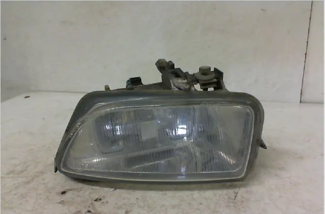 Phare antibrouillard avant gauche CITROEN SAXO Phase 2 09-1999--12-2004 occasion