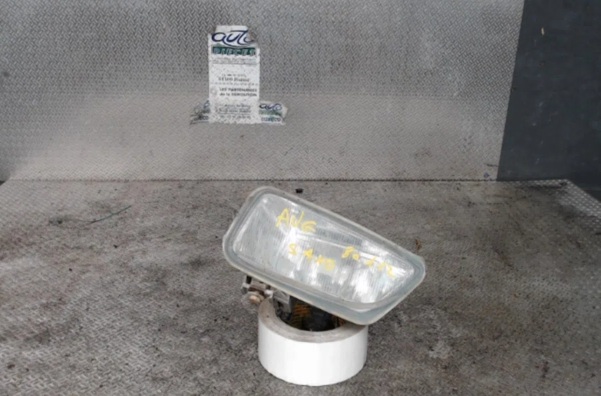 Phare antibrouillard avant gauche CITROEN SAXO PHASE 2 occasion