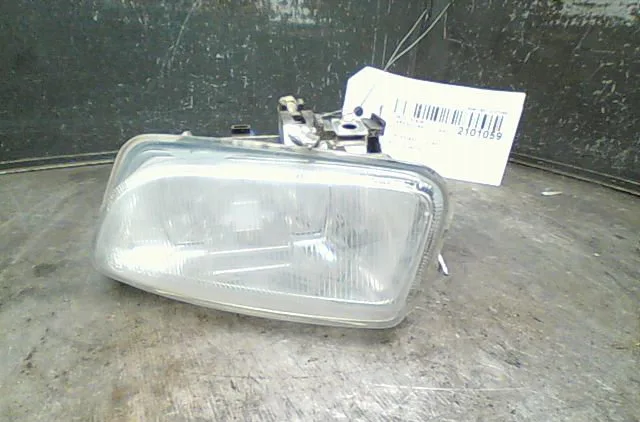Phare antibrouillard avant gauche Citroën SAXO (S0, S1) 1.4 vts (1996-2003) occasion
