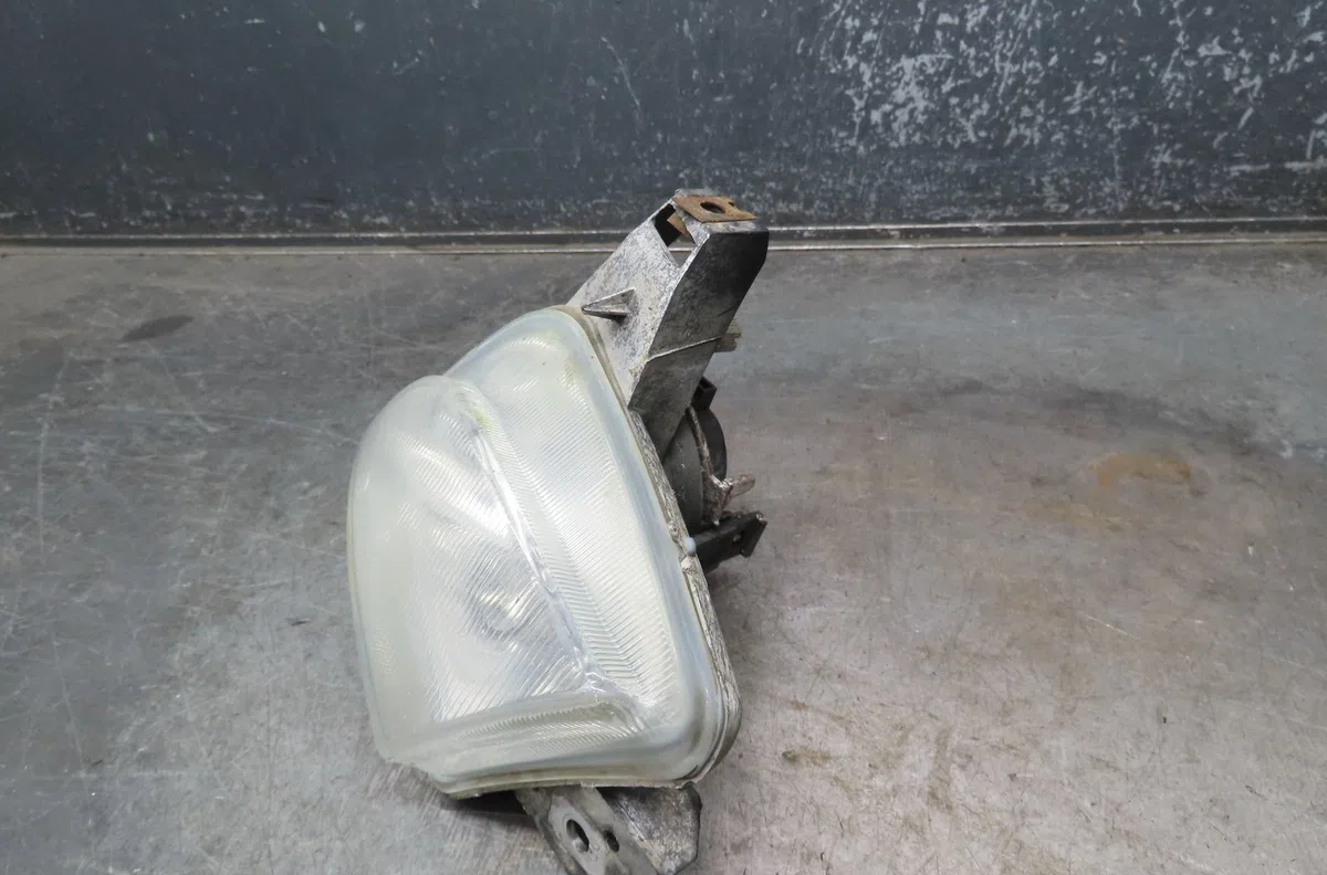Phare antibrouillard avant gauche CITROEN XSARA 1997 occasion