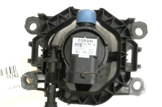 Phare antibrouillard avant gauche DACIA DUSTER occasion