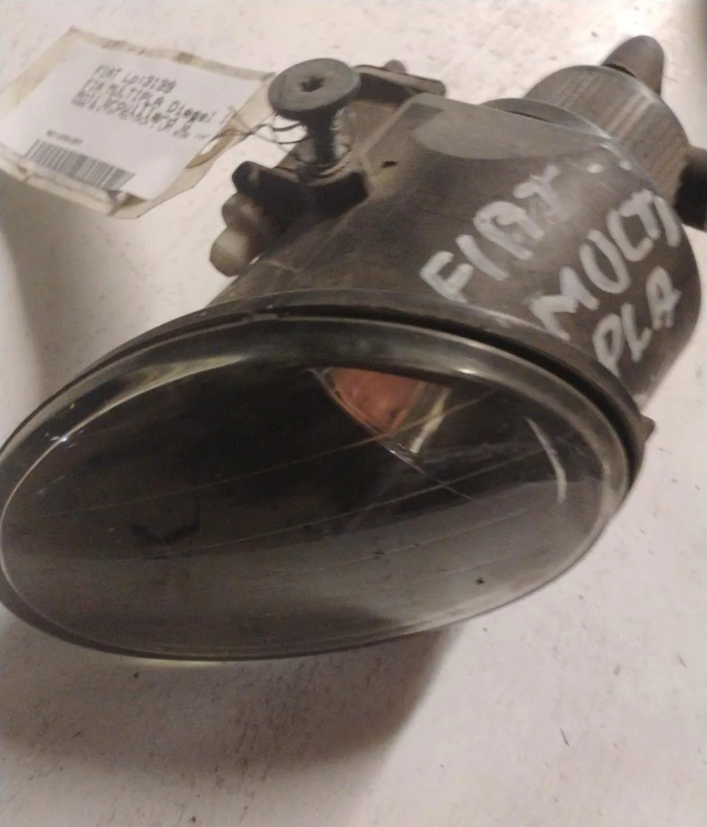 Phare antibrouillard avant gauche Fiat MULTIPLA (186_) 1.9 jtd 105 (186axb1a) (1999-2010) occasion