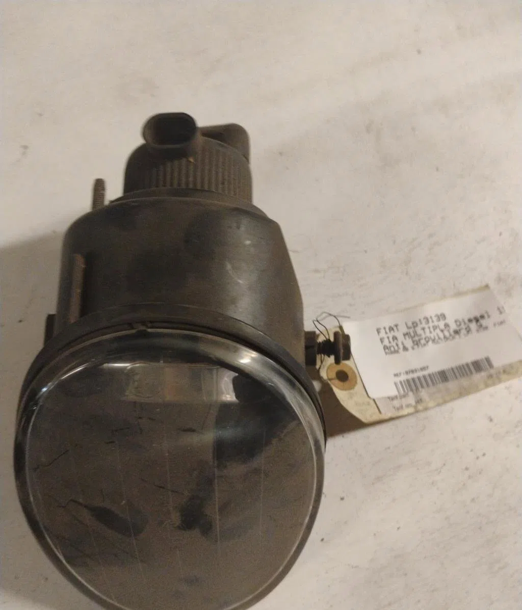 Phare antibrouillard avant gauche Fiat MULTIPLA (186_) 1.9 jtd 105 (186axb1a) (1999-2010) occasion