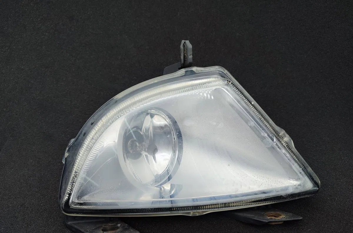 Phare antibrouillard avant gauche FORD FIESTA 5 PHASE 1 occasion