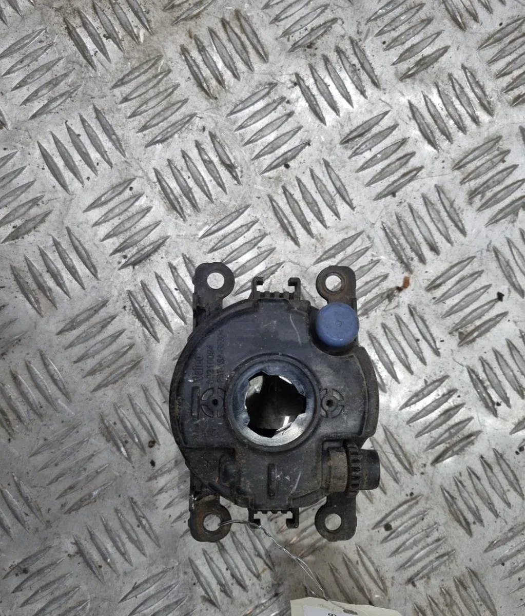 Phare antibrouillard avant gauche FORD FIESTA 6 PHASE 1 occasion