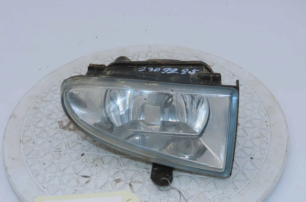 Phare antibrouillard avant gauche FORD FIESTA IV occasion